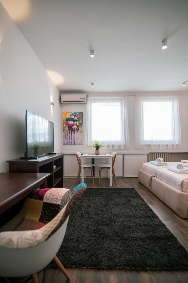 5 Star Central Studio Skopje Exterior photo